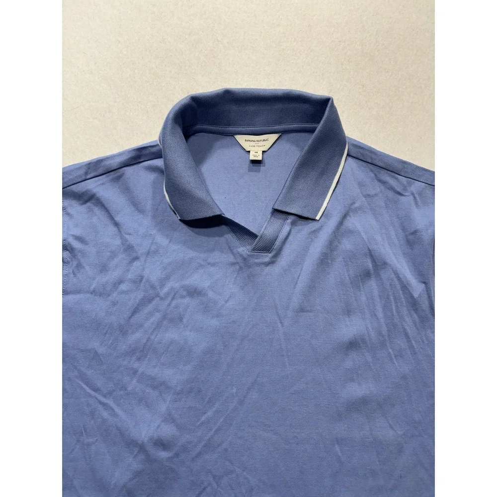 Banana Republic Luxe Touch Polo Shirt Mens Medium Blue Short Sleeve V Neck